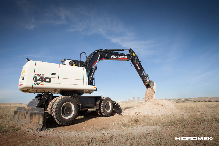 Hidromek-HMK-140-w-lastikli-ekskavator-bcmakina-sakarya-02