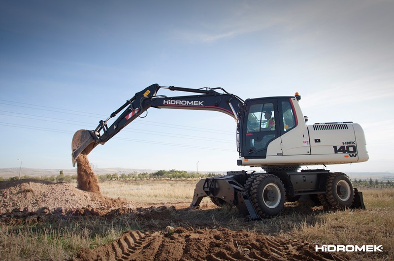 Hidromek-HMK-140-w-lastikli-ekskavator-bcmakina-sakarya