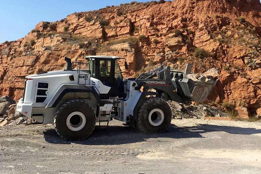 Hidromek-HMK-640-WL-Lastikli-Yukleyici-bcmakina-sakarya