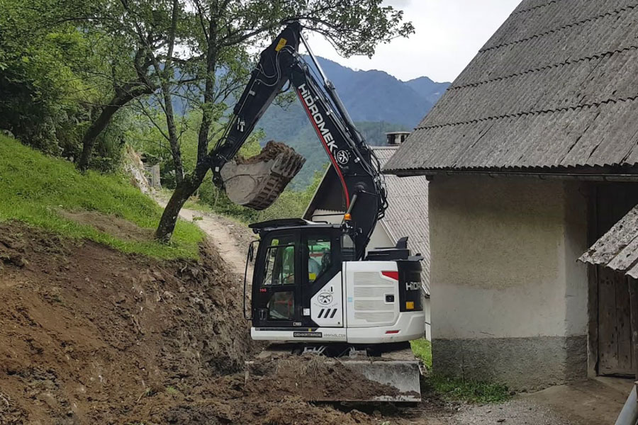 Hidromek-HMK-paletli-ekskavator-bcmakina-sakarya-145-LC